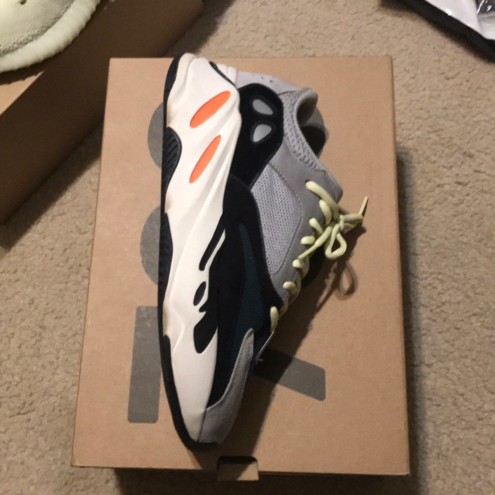 Sold!!! Yeezy 700